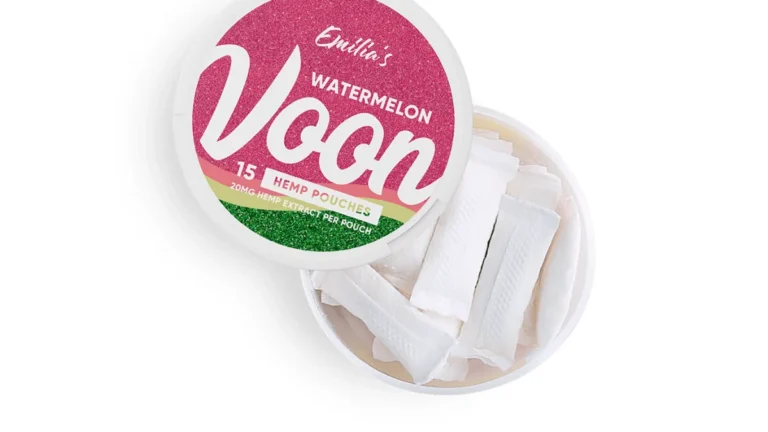 Öppen dosa med vita portioner CBD-snus